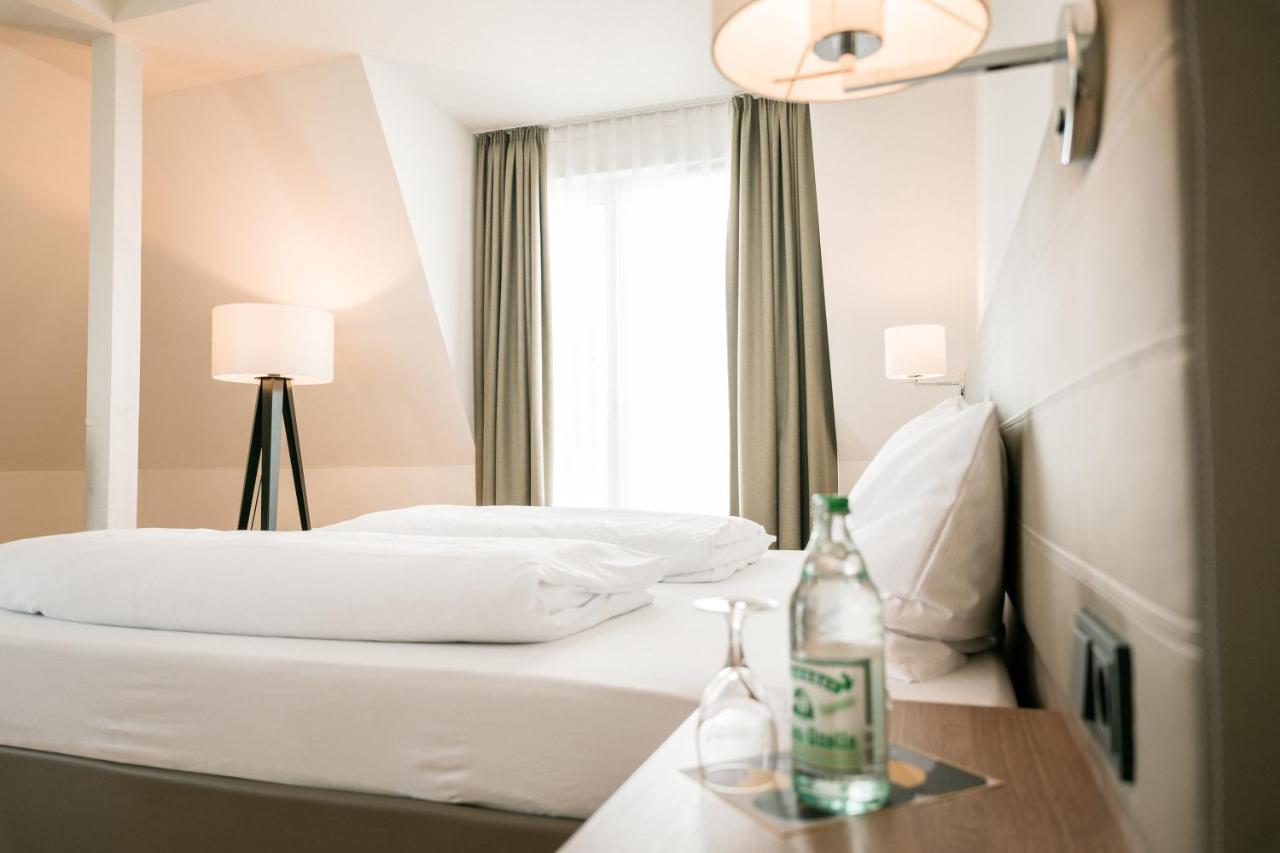 Hotel Trezor Singen Ngoại thất bức ảnh