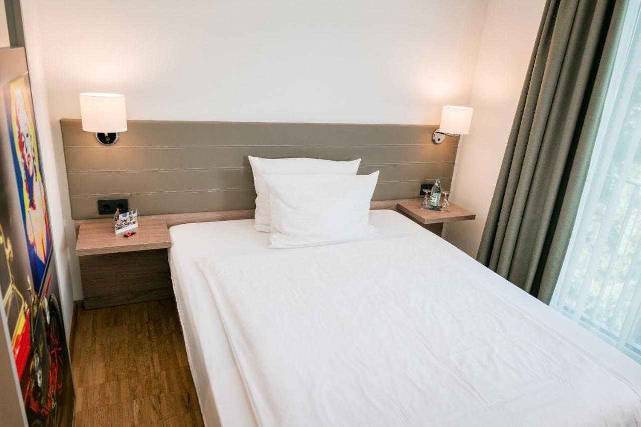 Hotel Trezor Singen Ngoại thất bức ảnh
